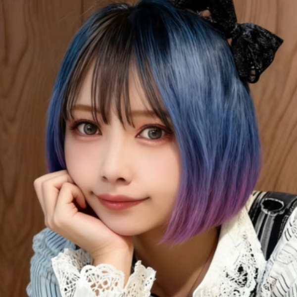 AKEMI❤️イヤホン壊れてるので携帯に直接歌ってます💦