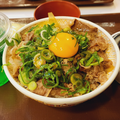 五月は花緑青の窓辺から