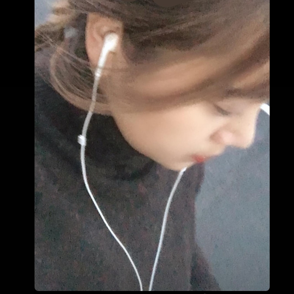 ^-^