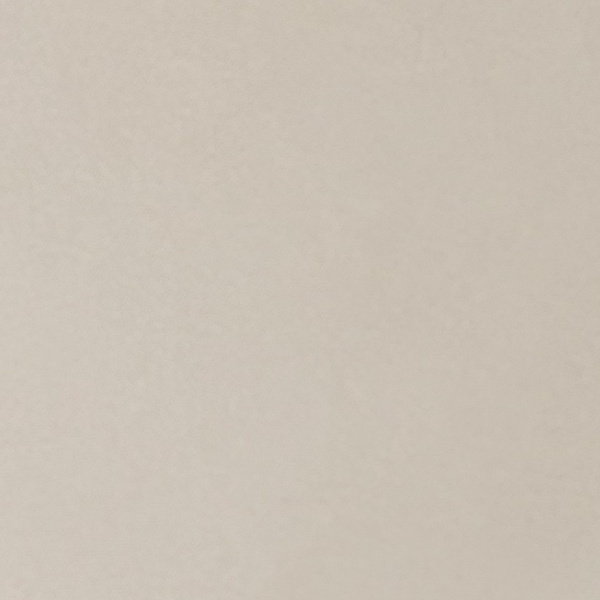 ︎